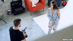 Evelin Stone - Photoshoot Turns Into Sex Tape | Picture (116)