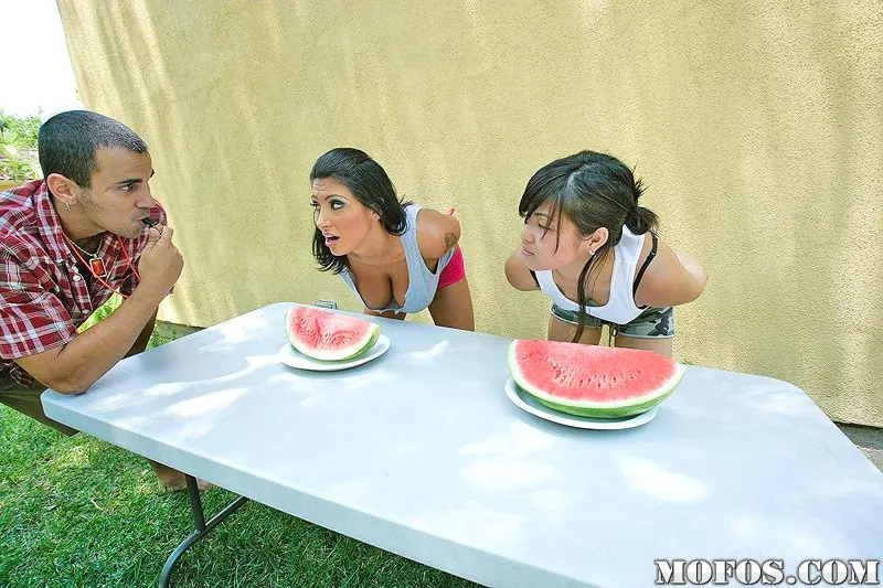 Ricki Raxxx - Desafío de la polla grande | Picture (6)