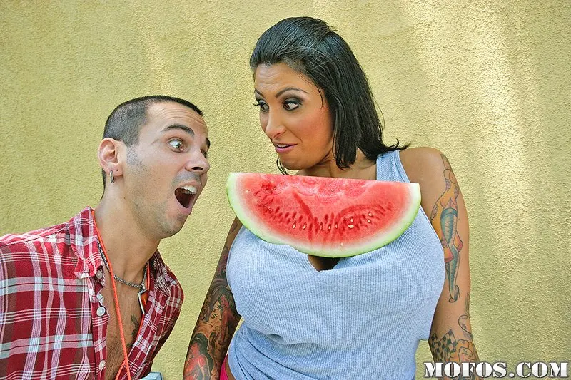 Ricki Raxxx - Desafío de la polla grande | Picture (7)
