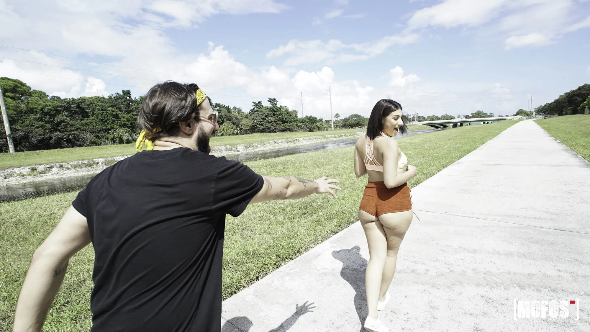 Valentina Jewels - Golpéalo y corre | Picture (12)